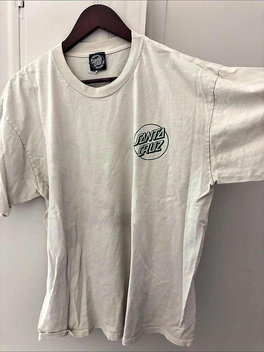 Santa Cruz Screaming Hand Graphic Tee in Cream Size XLarge off white with green